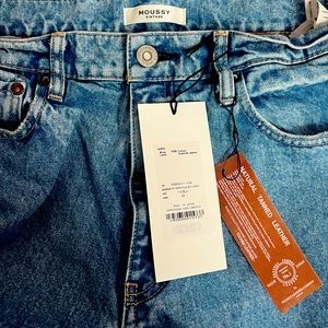NWT size 29 Moussy Jeans
